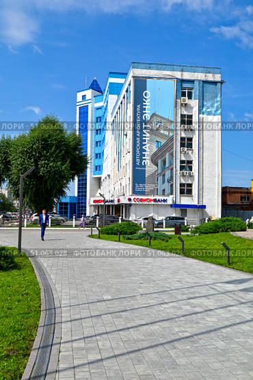 Город Тюмень. Здание бизнес-центра Gazoil Plaza. Улица Республики, 143а. Стоковое фото, фотограф Александр Тараканов / Фотобанк Лори