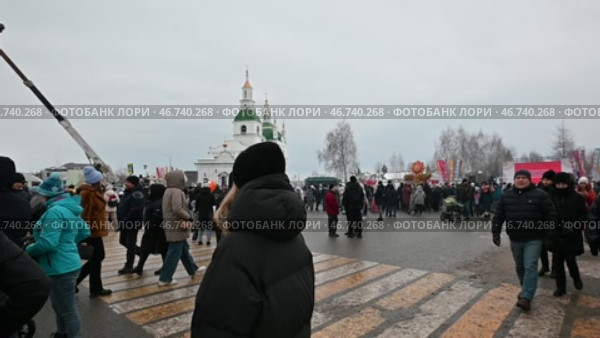 Город Ялуторовск. Народное гулянье на масленицу. Редакционное видео, видеограф Александр Тараканов / Фотобанк Лори