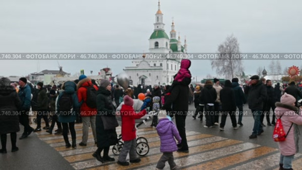 Город Ялуторовск. Народное гулянье на масленицу. Редакционное видео, видеограф Александр Тараканов / Фотобанк Лори