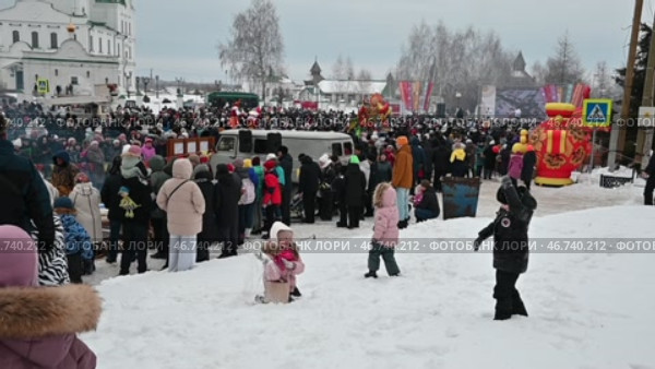 Город Ялуторовск. Празднование Масленицы на Сретенской площади. Редакционное видео, видеограф Александр Тараканов / Фотобанк Лори