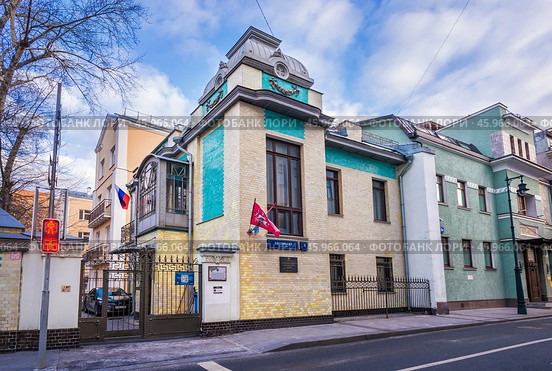 Городская усадьба П.А. и Н.П.Павловых. Товарищества мануфактур, основанных И.И.Скворцовым 1905 год, Глазовский переулок, Москва. Редакционное фото, фотограф Baturina Yuliya / Фотобанк Лори