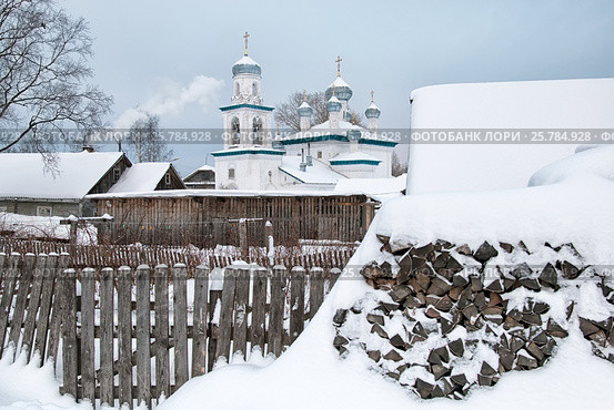 Городской вид и Церковь Рождества Пресвятой Богородицы. Каргополь (2009 год). Стоковое фото, фотограф Румянцева Наталия / Фотобанк Лори