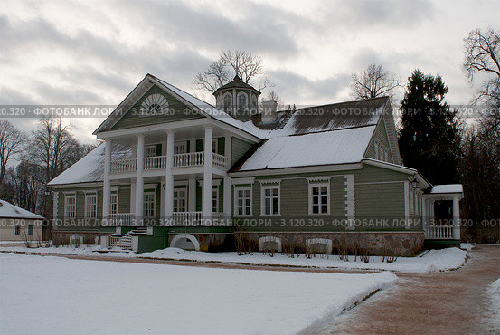Господский дом П.А. Ганнибала . Усадьба "Петровское", Пушкинские горы (2012 год). Редакционное фото, фотограф Виктор Карасев / Фотобанк Лори