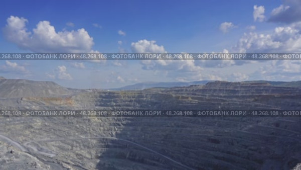 Gravel production in quarry, zoom timelapse, 4k. Стоковое видео, видеограф Михаил Коханчиков / Фотобанк Лори