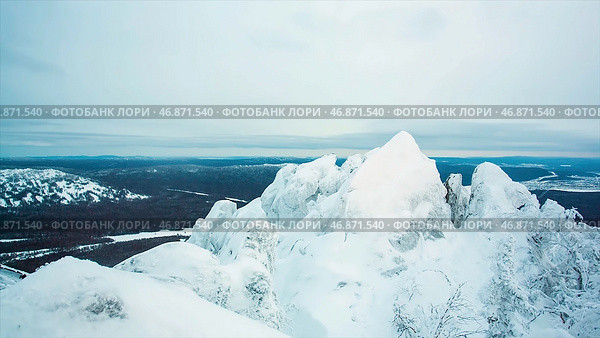 Great panorama view of the snowy massive mountain with mountain cliff. Стоковое фото, фотограф David Kashakhi / Фотобанк Лори