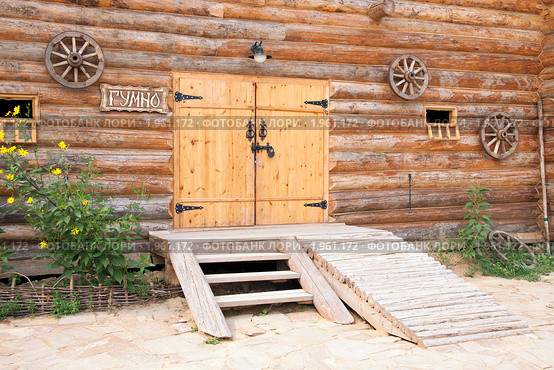 Гумно. Культурно-образовательный центр "Этномир" (2010 год). Редакционное фото, фотограф Сергей Лаврентьев / Фотобанк Лори
