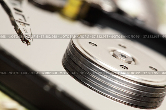 HDD крупным планом. Стоковое фото, фотограф Александр Гаценко / Фотобанк Лори