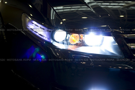 Headlight of the car stock photo. Стоковое фото, агентство Ingram Publishing / Фотобанк Лори