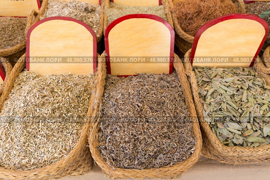 herbal teas and infusions natural health medicine in traditional culture. Стоковое фото, агентство Ingram Publishing / Фотобанк Лори