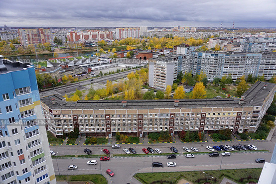 High apartment buildings in the metropolis. City by the river. (2018 год). Стоковое фото, фотограф Egor Sarantstv / Фотобанк Лори