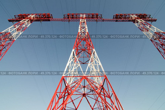 high-voltage power lines. Стоковое фото, агентство Ingram Publishing / Фотобанк Лори