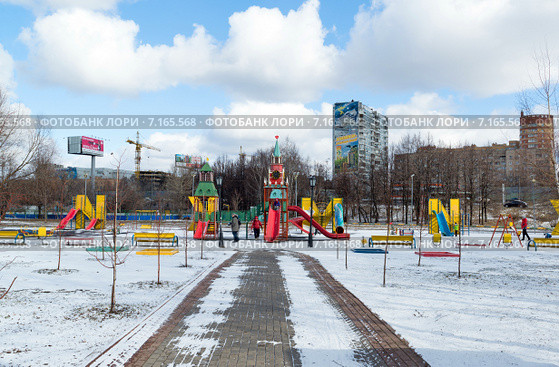 Химки, сквер Марии Рубцовой (2015 год). Редакционное фото, фотограф Володина Ольга / Фотобанк Лори