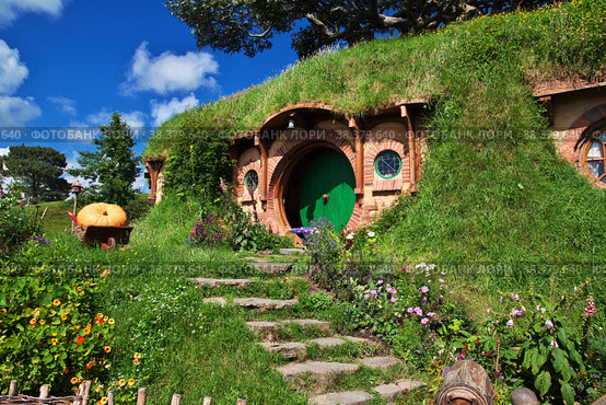 Hobbiton, New Zealand - 15 Dec 2018. Hobbiton is theme Park in New Zealand. Редакционное фото, фотограф Сергей Стрелков / Фотобанк Лори