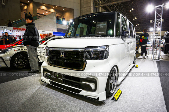 Honda N-Box Custom. Редакционное фото, фотограф Art Konovalov / Фотобанк Лори
