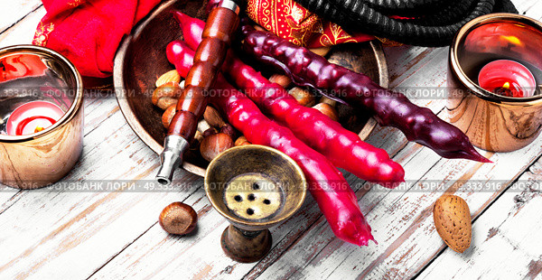 hookah shisha with nut. smoking hookah in Turkish style with churchchlo taste and nuts. Стоковое фото, агентство Ingram Publishing / Фотобанк Лори