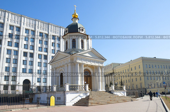 Храм-часовня Бориса и Глеба на Арбатской площади (2014 год). Стоковое фото, фотограф Елена Коромыслова / Фотобанк Лори