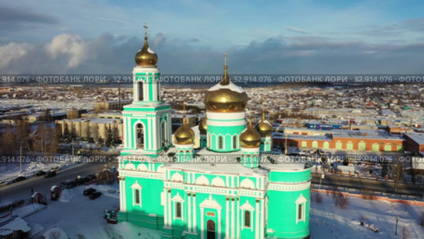 Храм Максима Исповедника. Краснотурьинск. Свердловская область. Россия (2020 год). Стоковое видео, видеограф Евгений Ткачёв / Фотобанк Лори