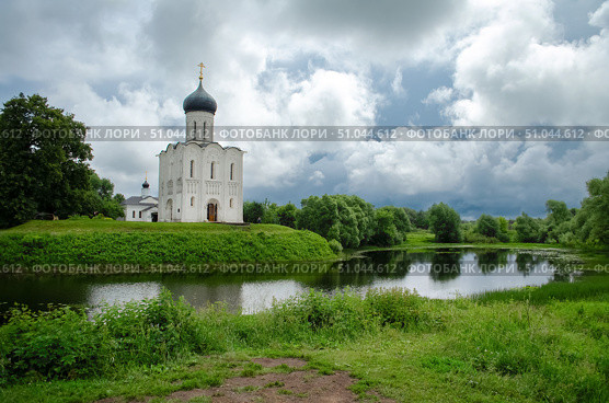 Храм Покрова на Нерли. Редакционное фото, фотограф Светлана Труфанова / Фотобанк Лори
