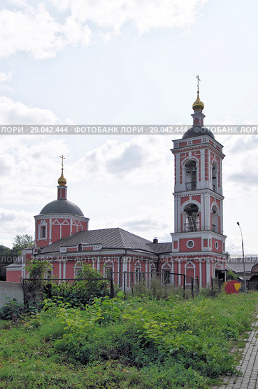 Храм Покрова Пресвятой Богородицы на Городне в Покровском парке в Москве (основан в начале 18 века) (2018 год). Стоковое фото, фотограф Илюхина Наталья / Фотобанк Лори