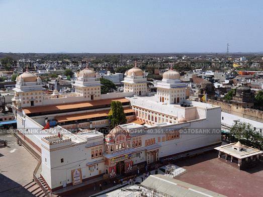 Храм Рам Раджа (Ram Raja), Орчха, Индия (2023 год). Редакционное фото, фотограф Максим Гулячик / Фотобанк Лори