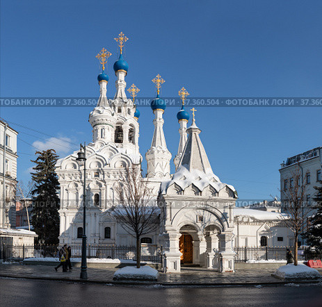 Храм Рождества Пресвятой Богородицы в Путинках. Москва (2022 год). Редакционное фото, фотограф Юрий Кирсанов / Фотобанк Лори