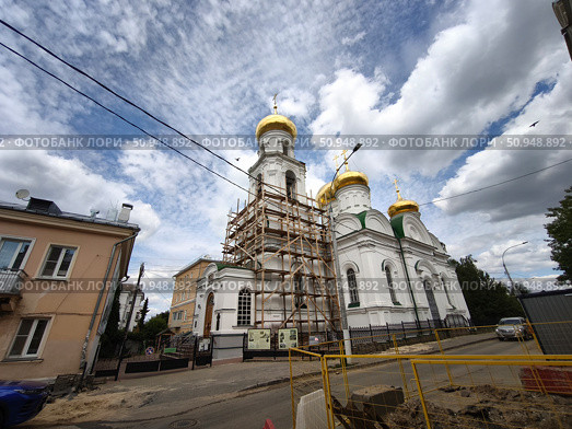 Храм Сергия Радонежского в Нижнем Новгороде на реставрации. Редакционное фото, фотограф Мария Сергеева / Фотобанк Лори