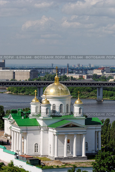 Храм Святителя Алексия Московского в Нижнем Новгороде. Солнечный день с множеством облаков на небе. Стоковое фото, фотограф Nikolay Pestov / Фотобанк Лори