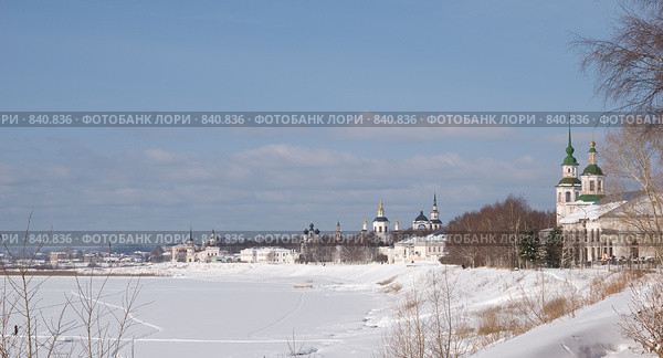 Храмы Великого Устюга на берегу замерзшей Сухоны (2009 год). Стоковое фото, фотограф Румянцева Наталия / Фотобанк Лори