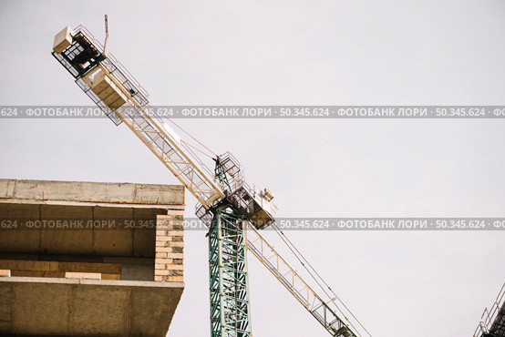 huge crane site. Стоковое фото, агентство Ingram Publishing / Фотобанк Лори