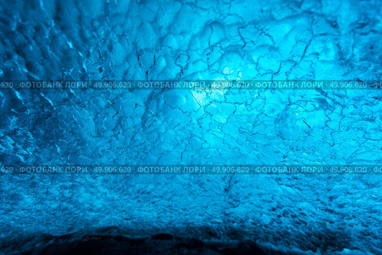 Ice wall background in Cave Iceland at Vatnajokull Glacier Jokulsarlon Nationa Park. Стоковое фото, агентство Ingram Publishing / Фотобанк Лори