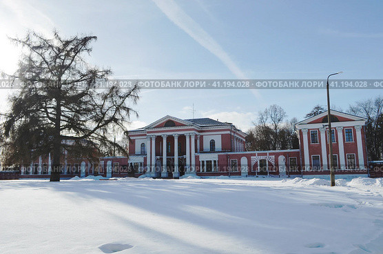 Имение в Яропольце под Волоколамском, принадлежавшее Загряжскому, дважды посещаемое Пушкиным. (2019 год). Редакционное фото, фотограф Светлана Корнякова / Фотобанк Лори
