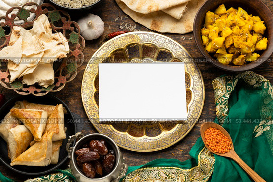 indian food arangement with sari. Стоковое фото, агентство Ingram Publishing / Фотобанк Лори