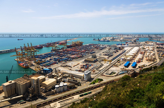 Industrial port of Barcelona (2014 год). Редакционное фото, фотограф Яков Филимонов / Фотобанк Лори