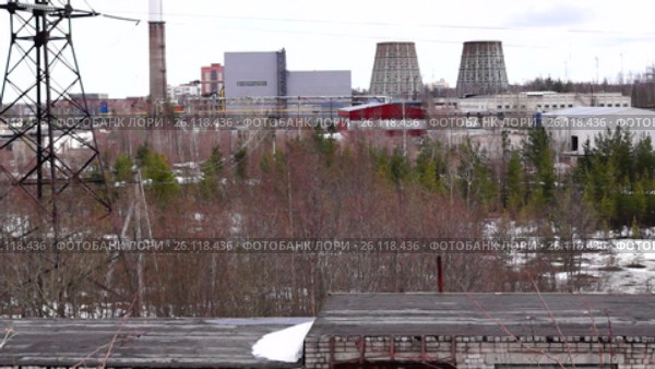 Индустриальный пейзаж - городская теплоэлектроцентраль. Стоковое видео, видеограф Sergei Gorin / Фотобанк Лори