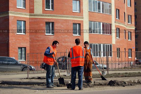 Иногородние рабочие (2010 год). Редакционное фото, фотограф Мастепанов Павел / Фотобанк Лори