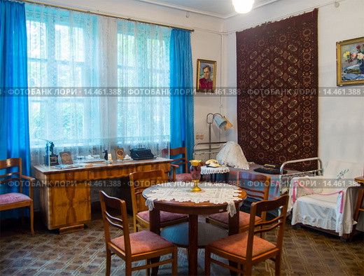 Интерьер столовой, дом Музей Н. Бирюкова, город Ялта (2015 год). Редакционное фото, фотограф Вячеслав Палес / Фотобанк Лори