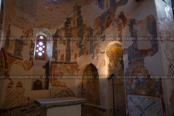 Interior of the Church of the Savior on Nereditsa (2022 год). Редакционное фото, фотограф Юлия Бабкина / Фотобанк Лори