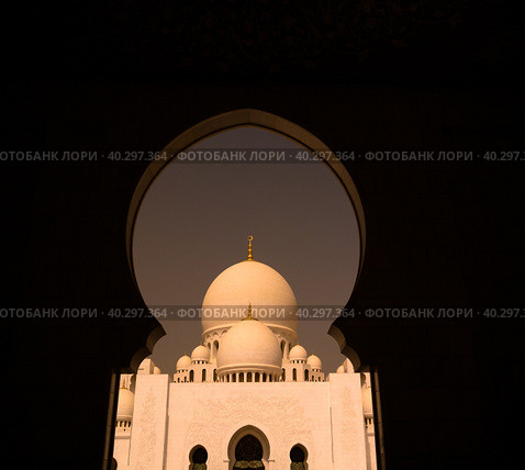 Interior view to Sheikh Zayed Mosque, Abu-Dhabi, UAE (2015 год). Стоковое фото, фотограф Сергей Майоров / Фотобанк Лори