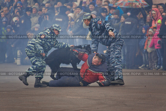Interpolitex-2015. Демонстрационный показ бойцов спецназа ФСКН. Редакционное фото, фотограф Julia Shepeleva / Фотобанк Лори