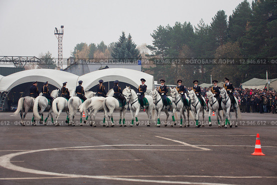 Interpolitex-2015. Конная полиция. Редакционное фото, фотограф Julia Shepeleva / Фотобанк Лори