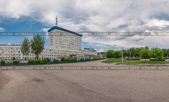 Инженерный корпус ОАО «Автомобильный завод „Урал“» (2013 год). Редакционное фото, фотограф Сергей Крылов / Фотобанк Лори