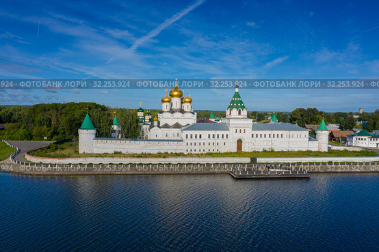 Ipatievsky Monastery in Kostroma. Стоковое фото, фотограф Михаил Коханчиков / Фотобанк Лори