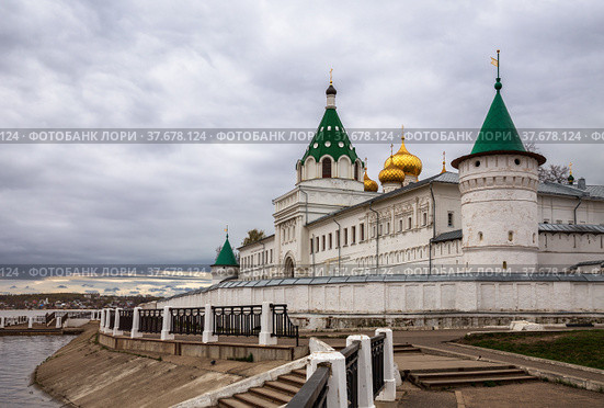 Ipatievsky Monastery, Kostroma (2017 год). Стоковое фото, фотограф Юлия Бабкина / Фотобанк Лори