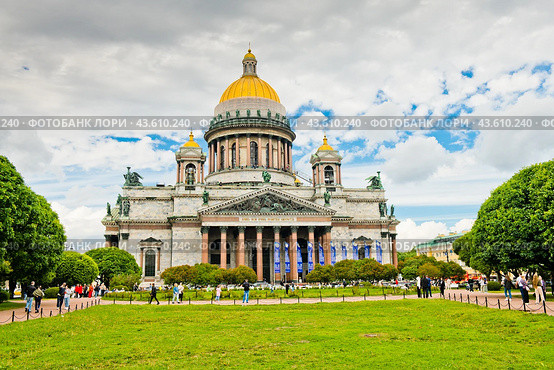 Исаакиевский собора. Летний день. Санкт-Петербург (2024 год). Редакционное фото, фотограф E. O. / Фотобанк Лори