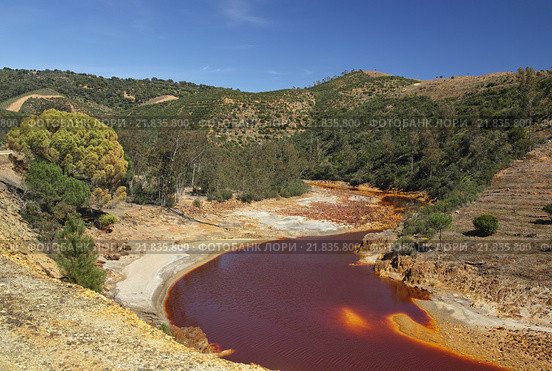 Испания. Андалусия. Уэльва. Parque Minero de Riotinto, река Рио Тинто (2015 год). Стоковое фото, фотограф Антон Бобров / Фотобанк Лори