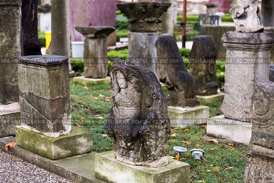 Istanbul, Turkey - January 01, 2021: Remnants of ancient columns in the courtyard of Archaeological museum in Istanbul. Редакционное фото, фотограф Яков Филимонов / Фотобанк Лори
