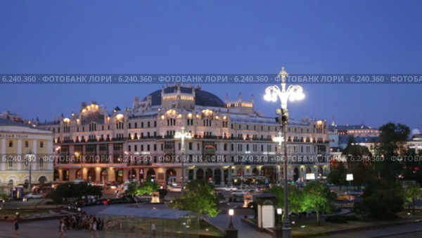 Исторические здания в центре Москвы (отель "Метрополь") вечером (2014 год). Редакционное видео, видеограф Владимир Журавлев / Фотобанк Лори
