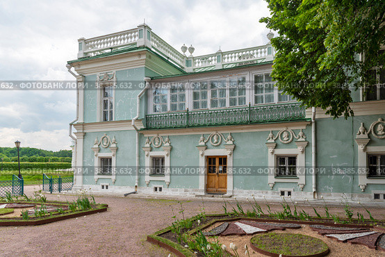 Итальянский домик. Усадьба графа Петра Борисовича Шереметева.  Кусково. Москва (2019 год). Редакционное фото, фотограф Александр Щепин / Фотобанк Лори