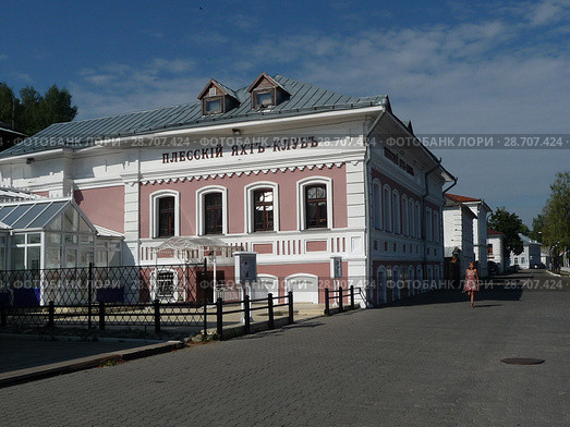 Ивановская область, Плёс. Плёсский яхт-клуб на набережной Волги (2014 год). Редакционное фото, фотограф Елена Орлова / Фотобанк Лори