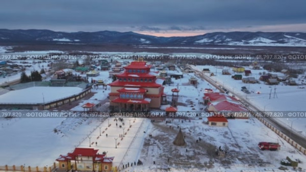 Иволгинский дацан новый дуган на закате. Стоковое видео, видеограф Степан Столбовский / Фотобанк Лори